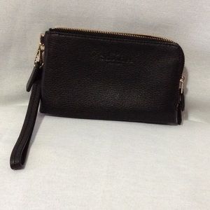 Preowned Coach pebble double zipper wristlet